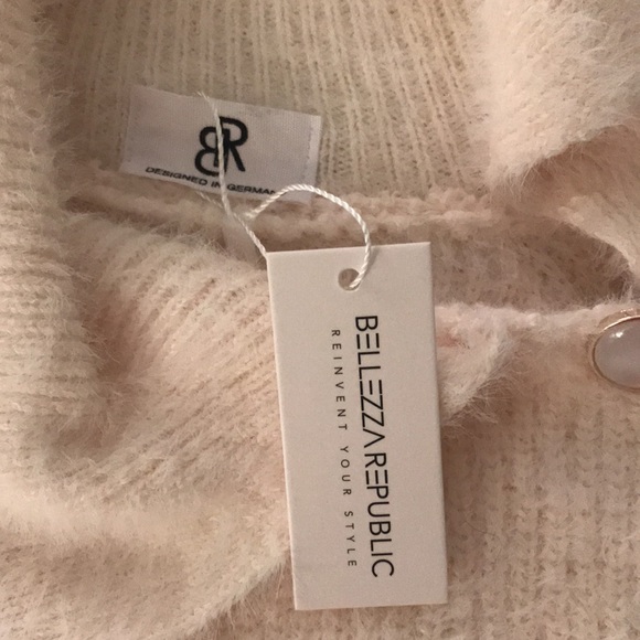 Soft Cozy Bellezza Republic Ivory Cream Sweater Size S… - Picture 11 of 16